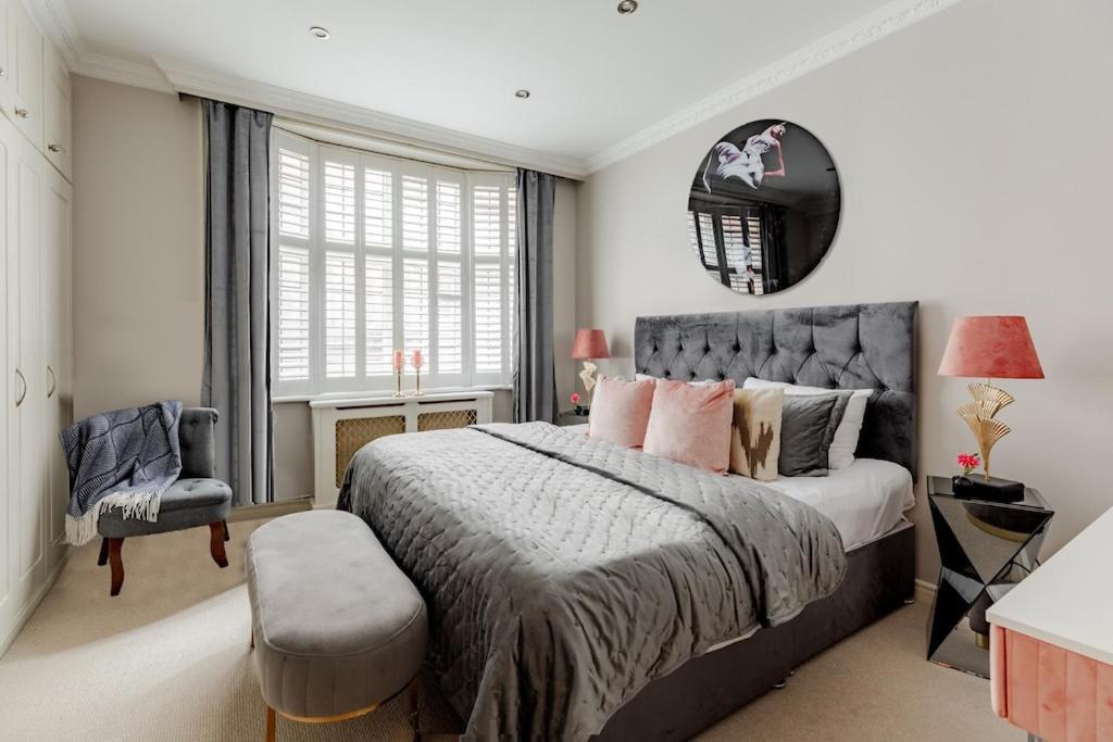 Revamped & Luxxe For Covent Garden Lovers! Adorable City Home For Families & Friends Londra Dış mekan fotoğraf