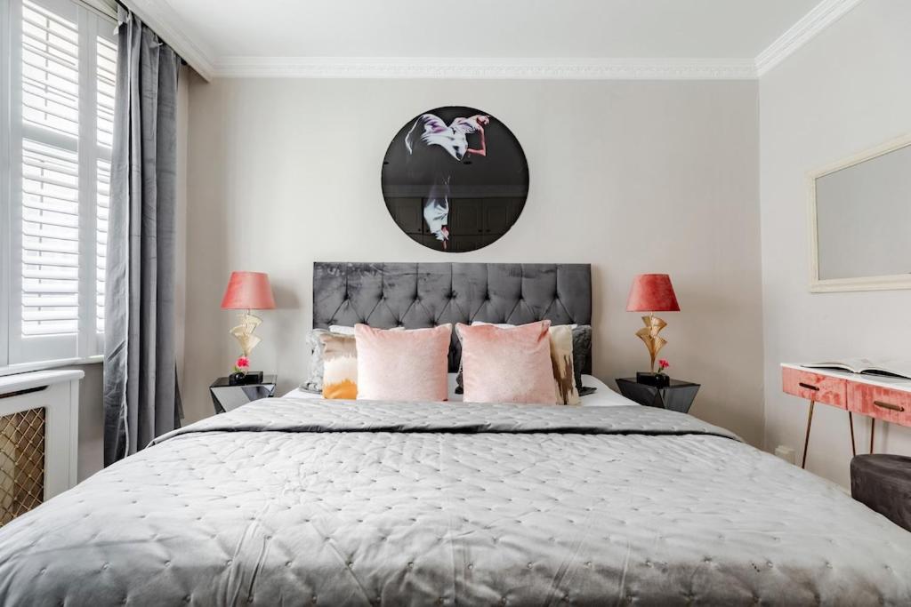Revamped & Luxxe For Covent Garden Lovers! Adorable City Home For Families & Friends Londra Dış mekan fotoğraf