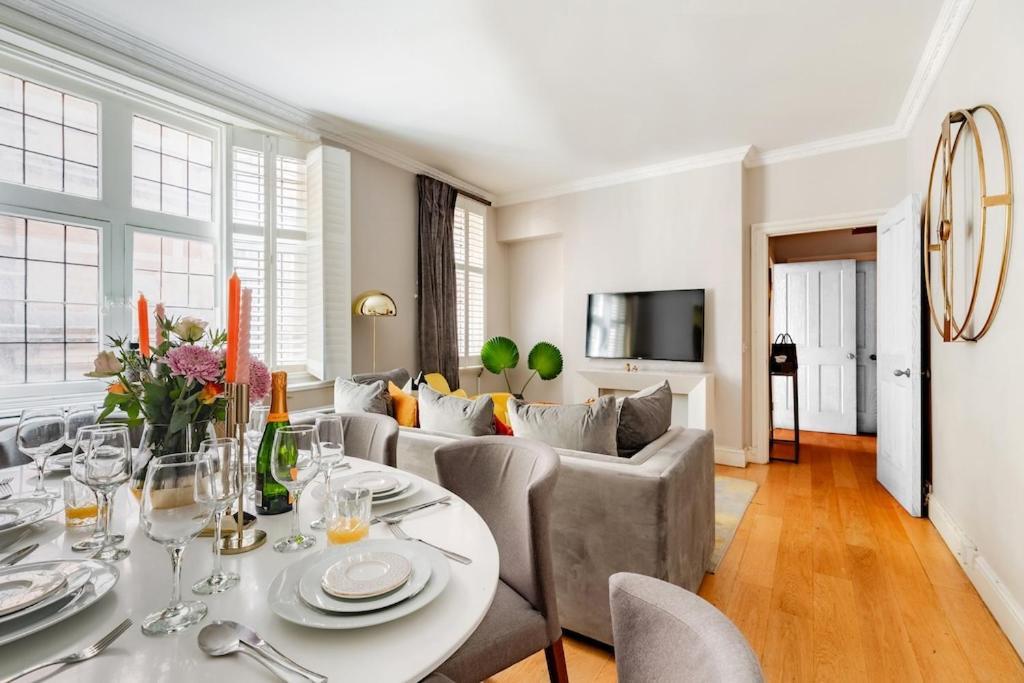 Revamped & Luxxe For Covent Garden Lovers! Adorable City Home For Families & Friends Londra Dış mekan fotoğraf